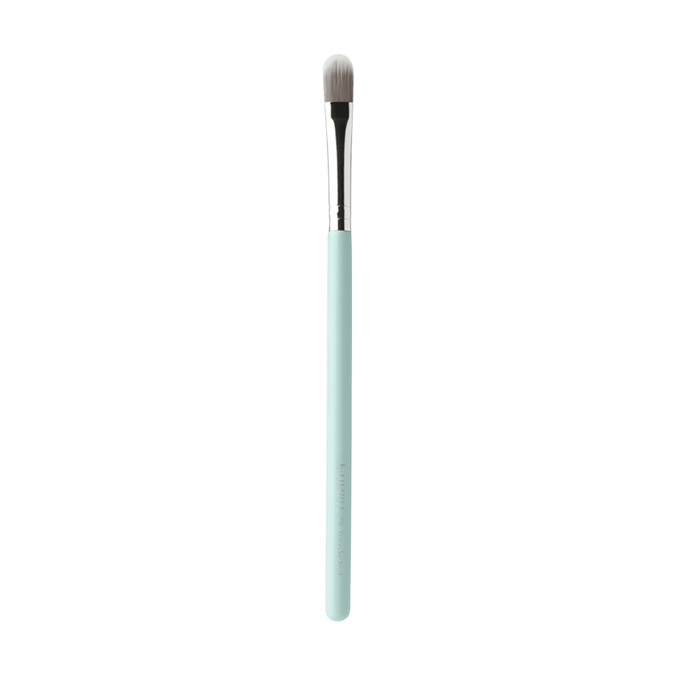 208 Concealer Brush for Smooth, Flawless Coverage