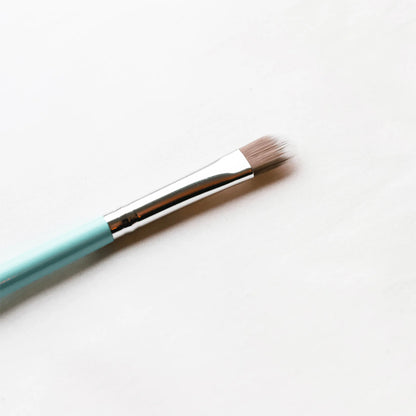208 Concealer Brush for Smooth, Flawless Coverage